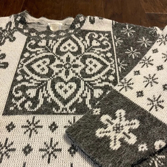 Vintage Needles Yarn Ornate Snowflake Geometric Sweater Made In USA - Picture 2 of 8